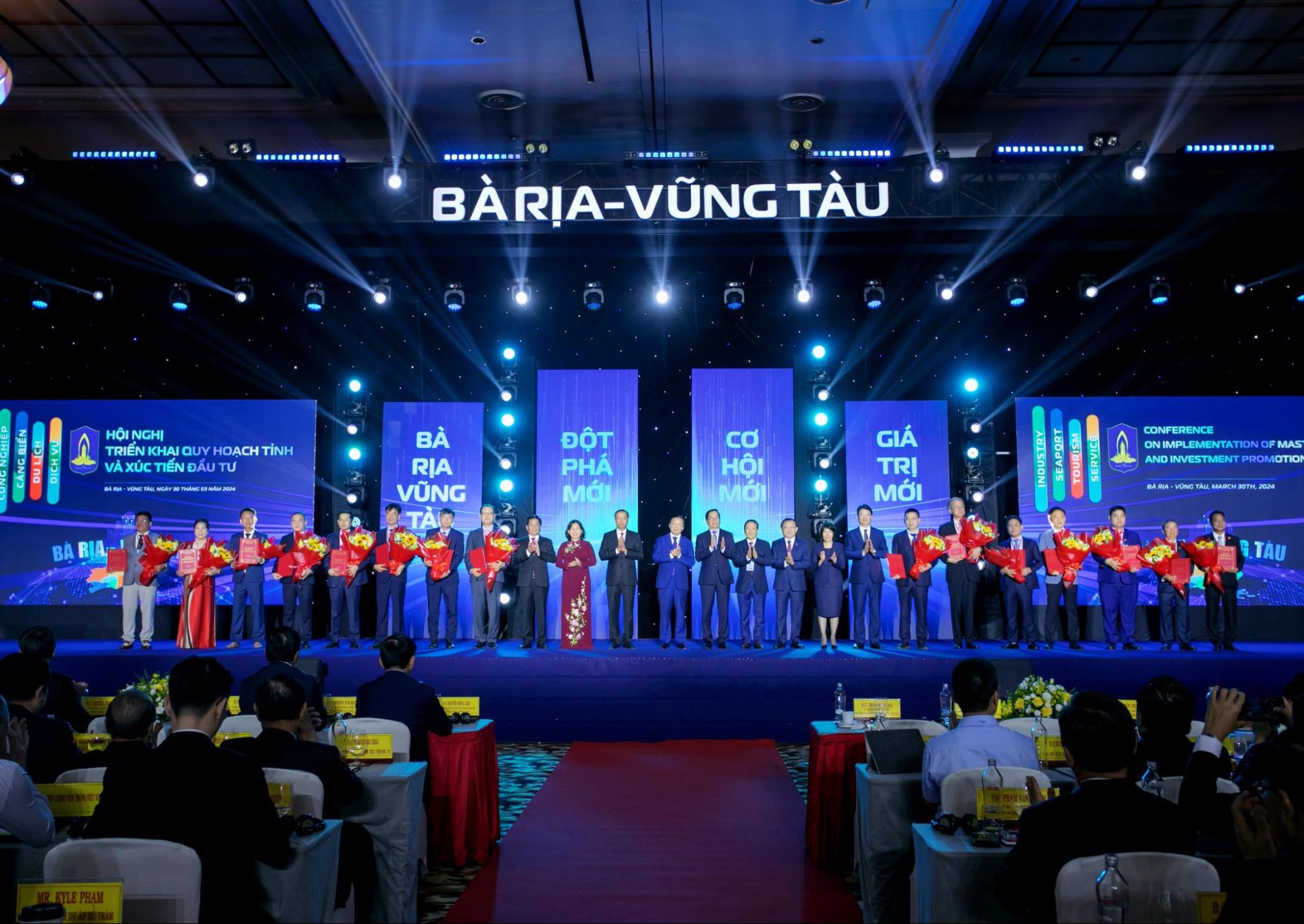Cong-ty-TV-TPI-vinh-du-tham-gia-Hoi-nghi-trien-khai-Quy-hoach-tinh-va-xuc-4