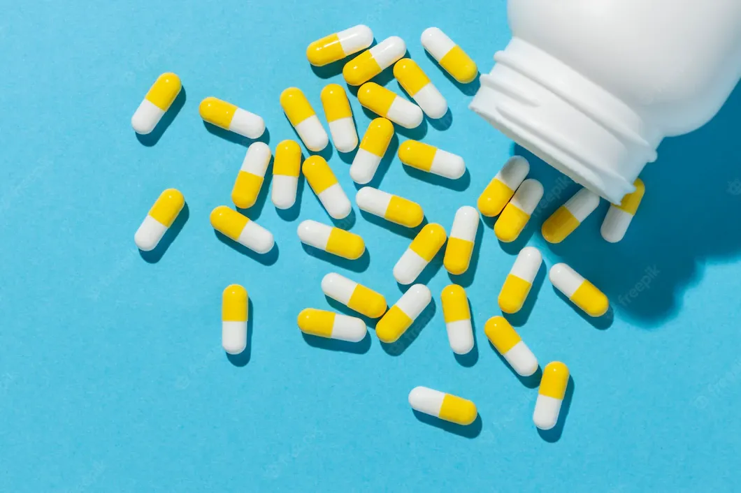 minimal-medicinal-pills-arrangement_23-2148892334
