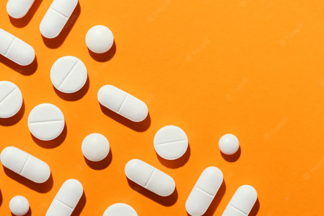 minimal-medicinal-pills-arrangement_23-2148892392